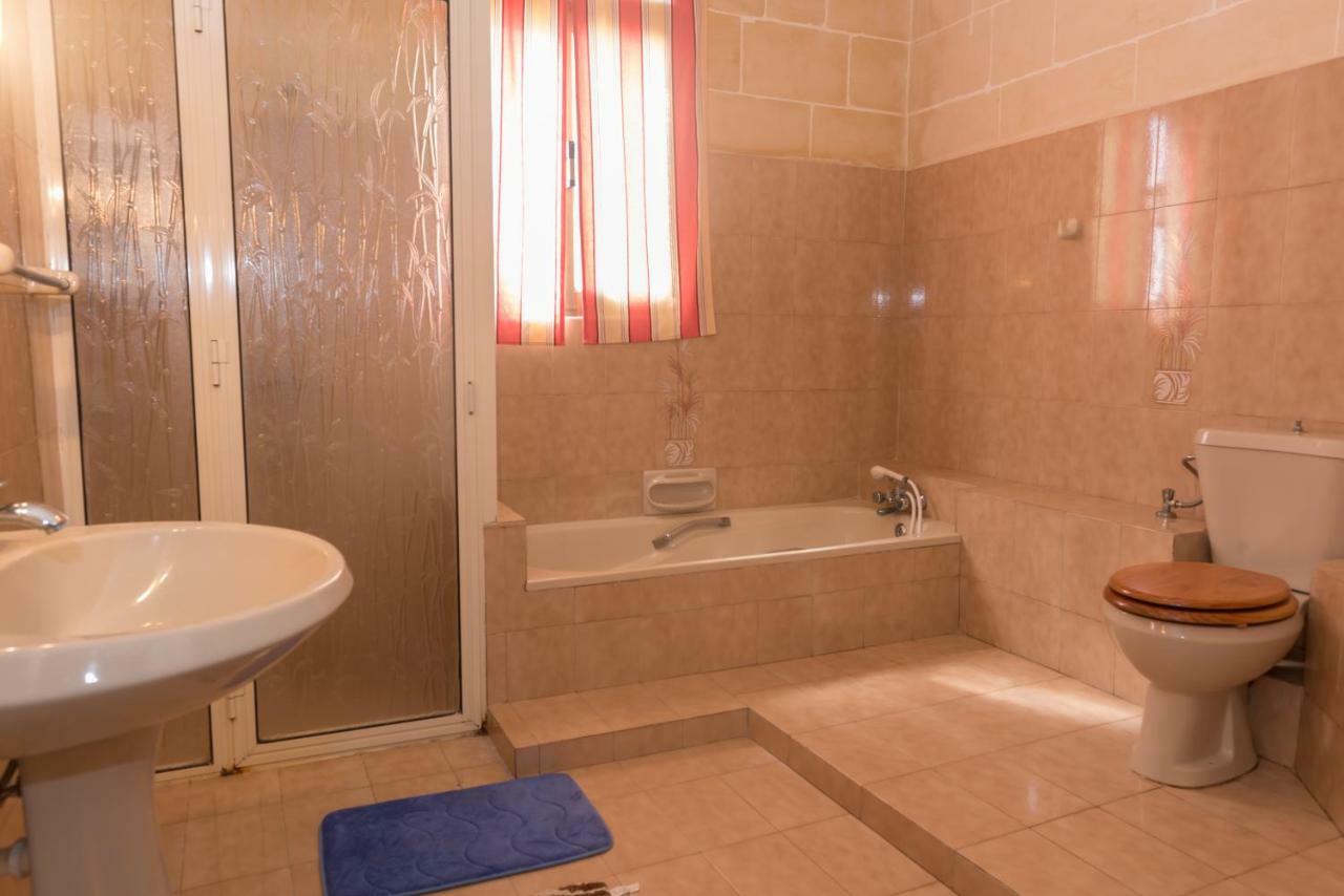 Acomodation House Kavarna Шаара Экстерьер фото